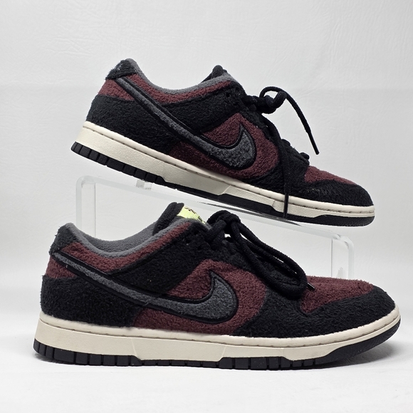 Nike Dunk Low SE Fleece Burgundy Crush DQ7579-600 Shoe Women's Size 8 Pre-owned - Picture 2 of 10
